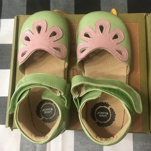 Livie & Luca Petals, Size 12